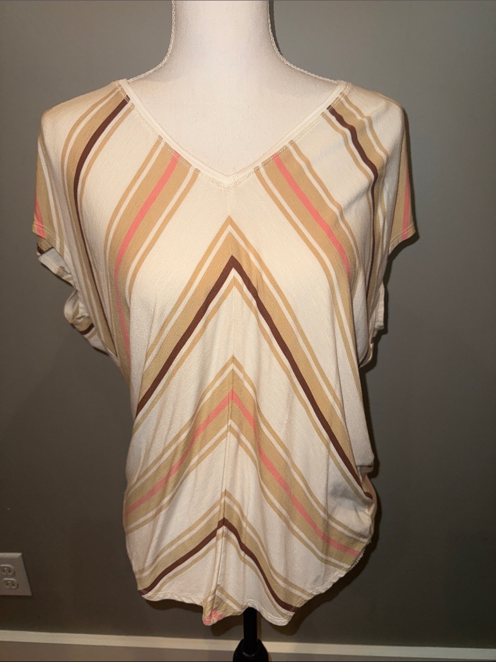 White House black marketV-Neck Chevron Stripe Short Sleeve Tee Cream and Coral